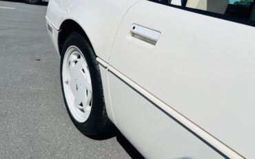Chevrolet-Corvette-1988-Coupe-35