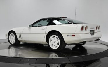 Chevrolet-Corvette-1988-Coupe-4