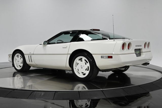 Chevrolet-Corvette-1988-Coupe-4