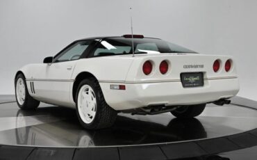 Chevrolet-Corvette-1988-Coupe-5