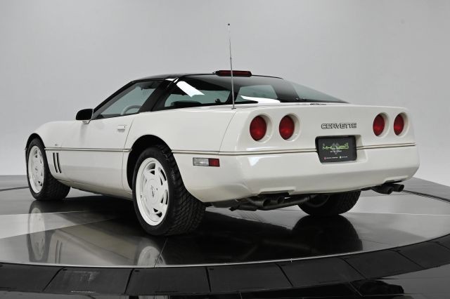 Chevrolet-Corvette-1988-Coupe-5