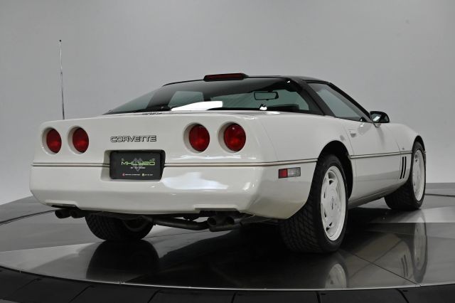 Chevrolet-Corvette-1988-Coupe-7