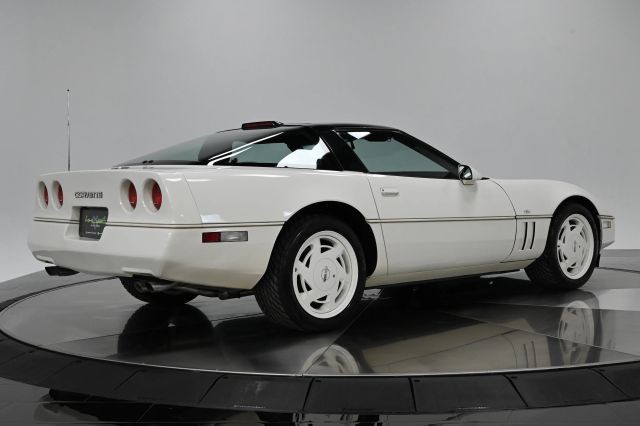 Chevrolet-Corvette-1988-Coupe-8