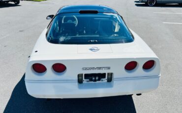 Chevrolet-Corvette-1988-Coupe-9