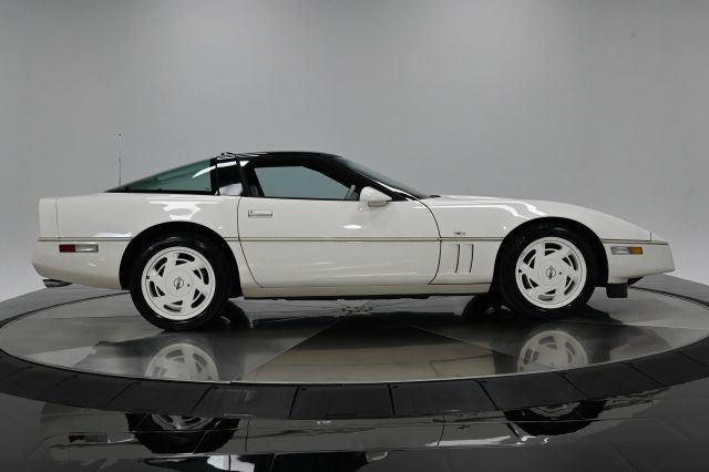 Chevrolet-Corvette-1988-Coupe-9