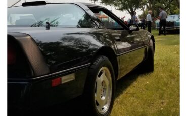 Chevrolet-Corvette-1988-black-black-12