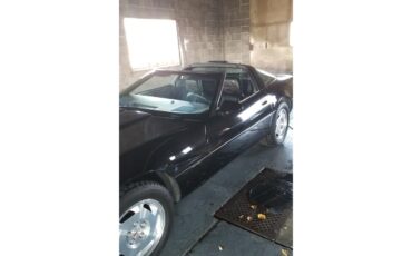 Chevrolet-Corvette-1988-black-black
