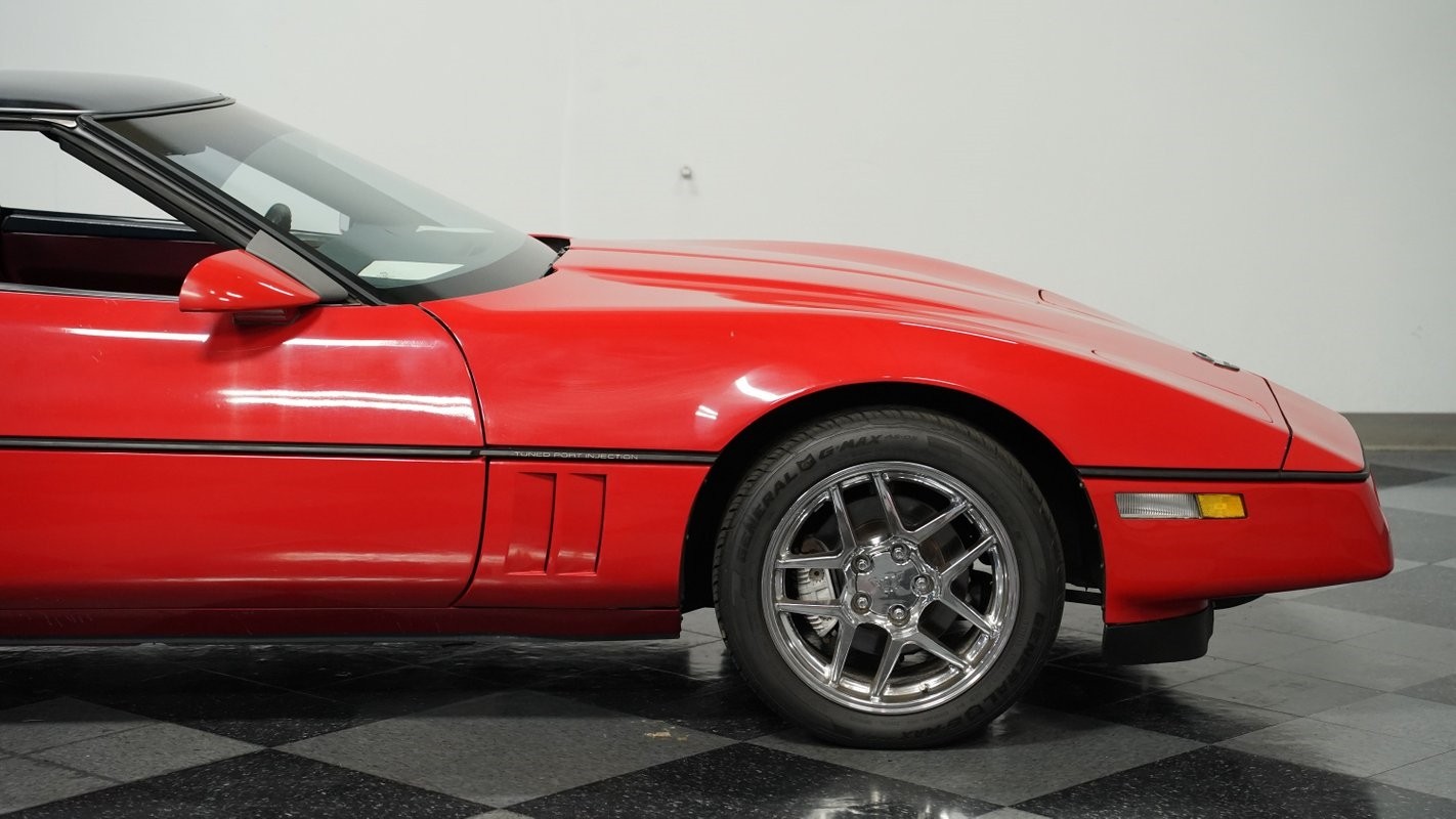 Chevrolet-Corvette-1989-Coupe-24