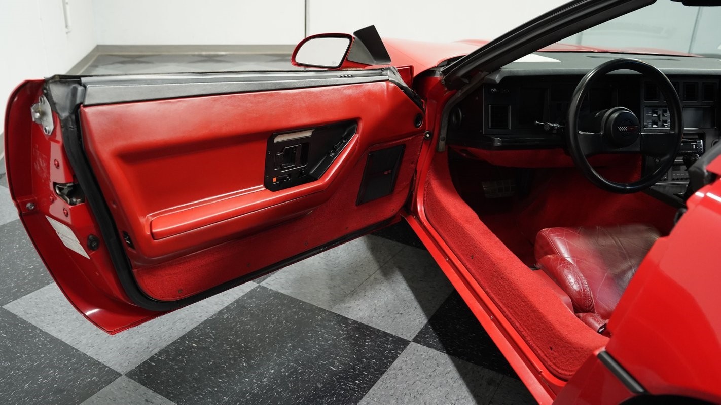 Chevrolet-Corvette-1989-Coupe-28
