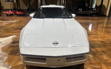 Chevrolet-Corvette-1990-Hatchback-1