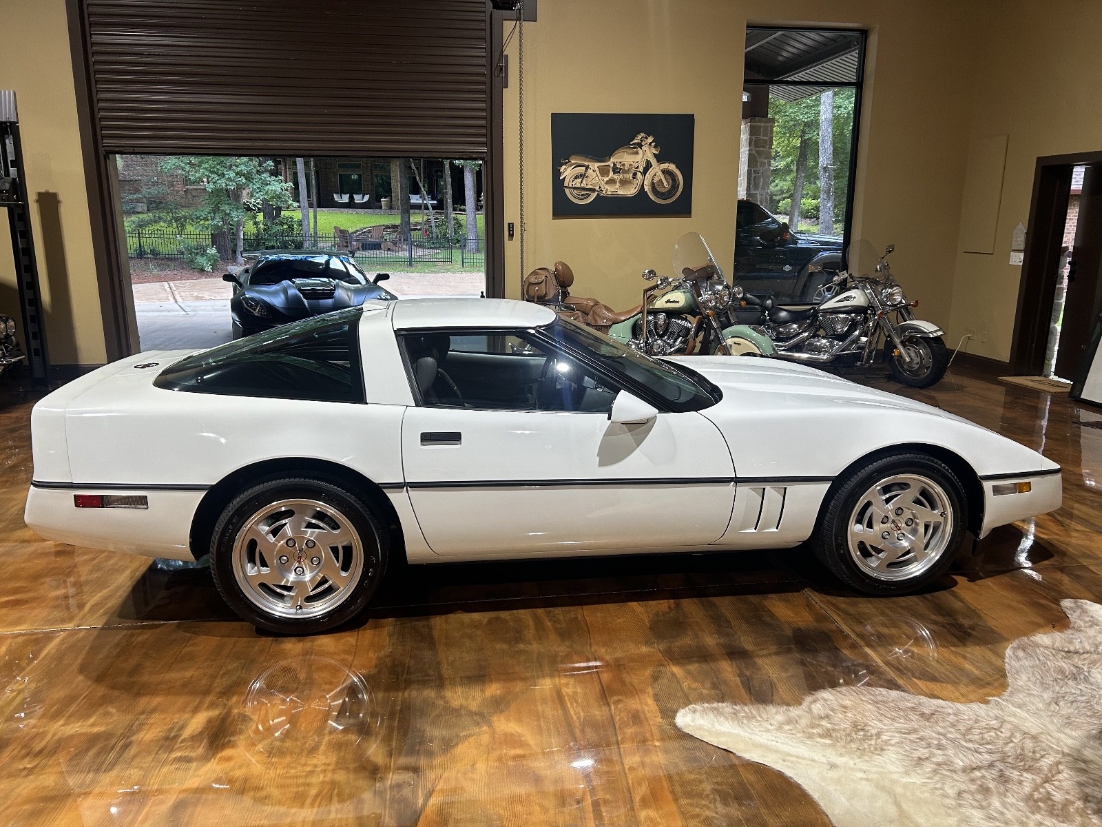 Chevrolet-Corvette-1990-Hatchback-14