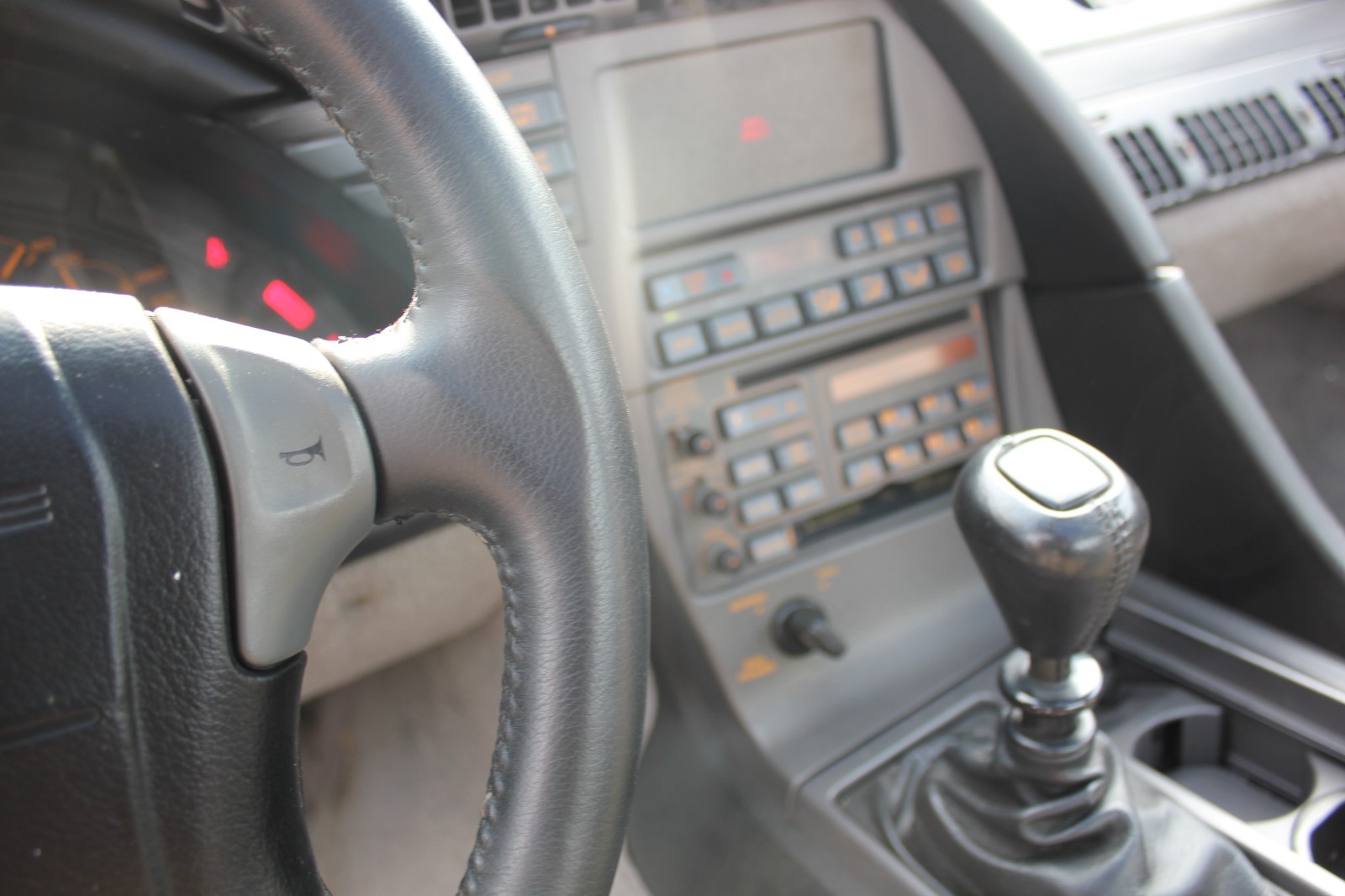 Chevrolet-Corvette-1990-Hatchback-14