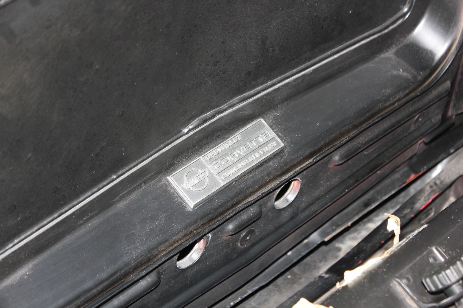 Chevrolet-Corvette-1990-Hatchback-16