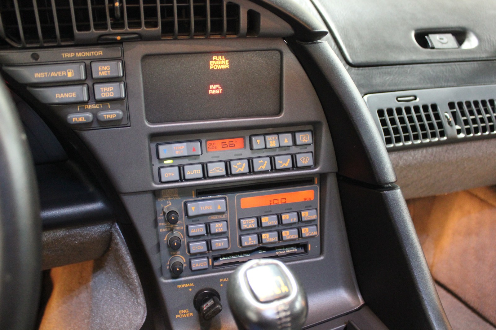 Chevrolet-Corvette-1990-Hatchback-19