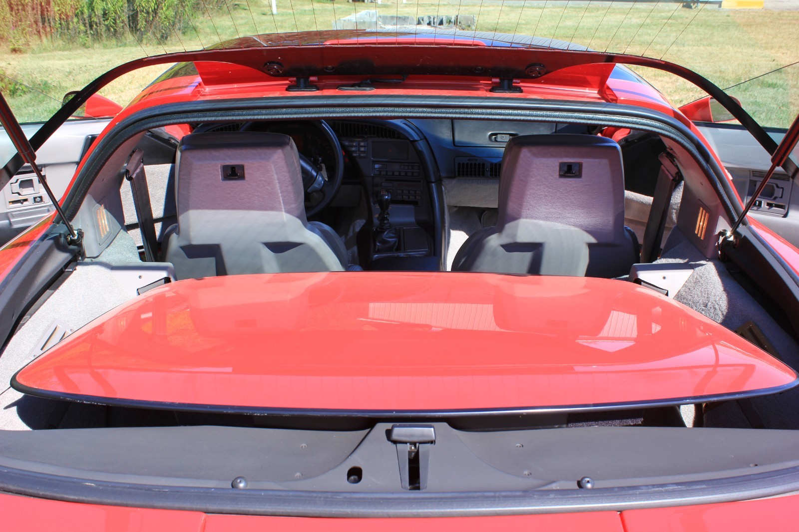 Chevrolet-Corvette-1990-Hatchback-24