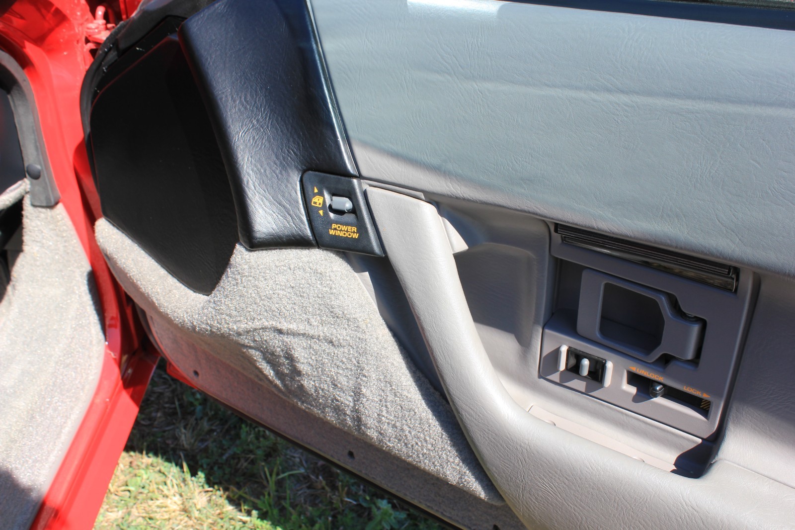 Chevrolet-Corvette-1990-Hatchback-25