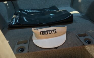 Chevrolet-Corvette-1990-Hatchback-30