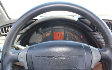 Chevrolet-Corvette-1990-Hatchback-31