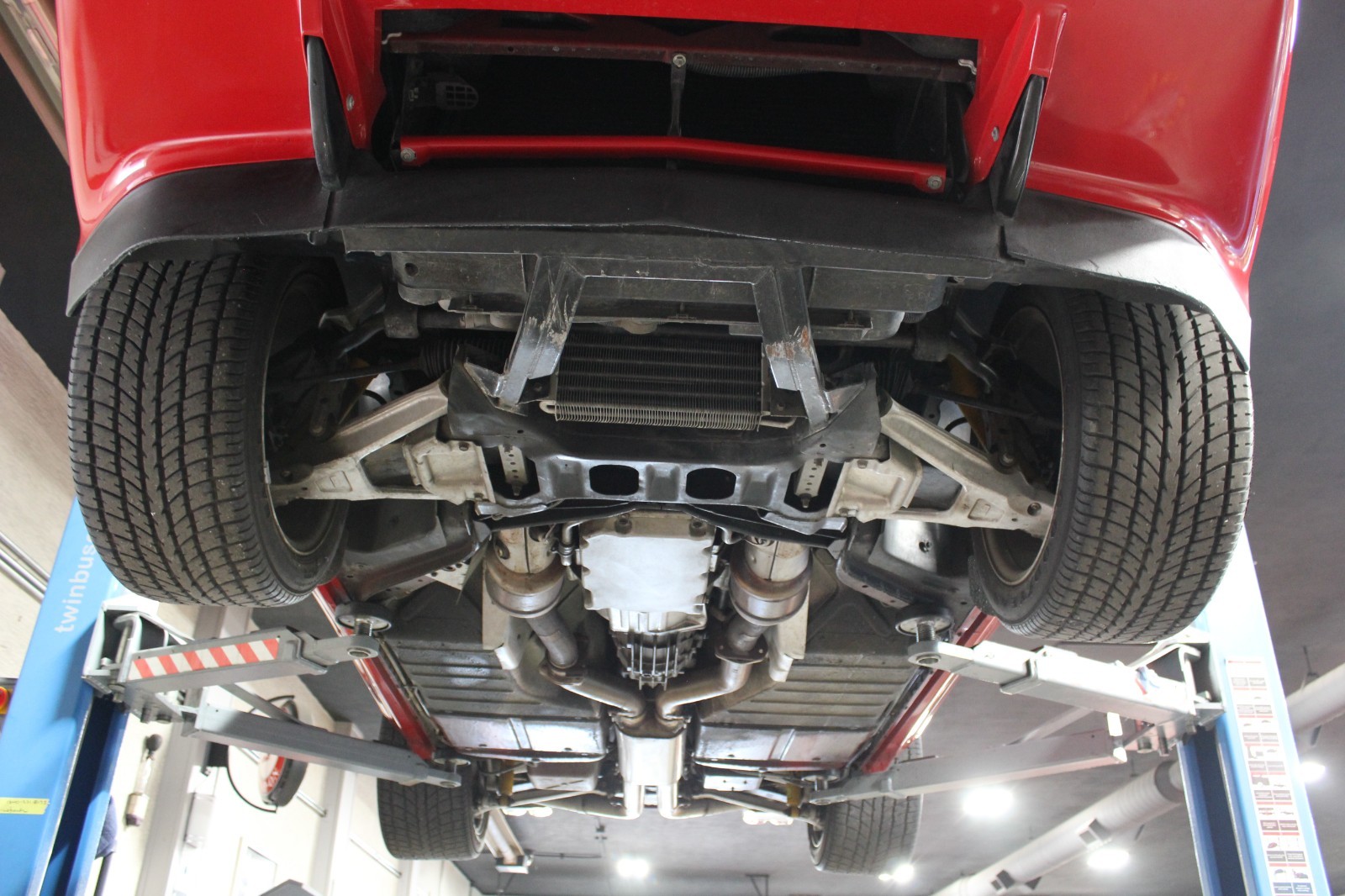 Chevrolet-Corvette-1990-Hatchback-38