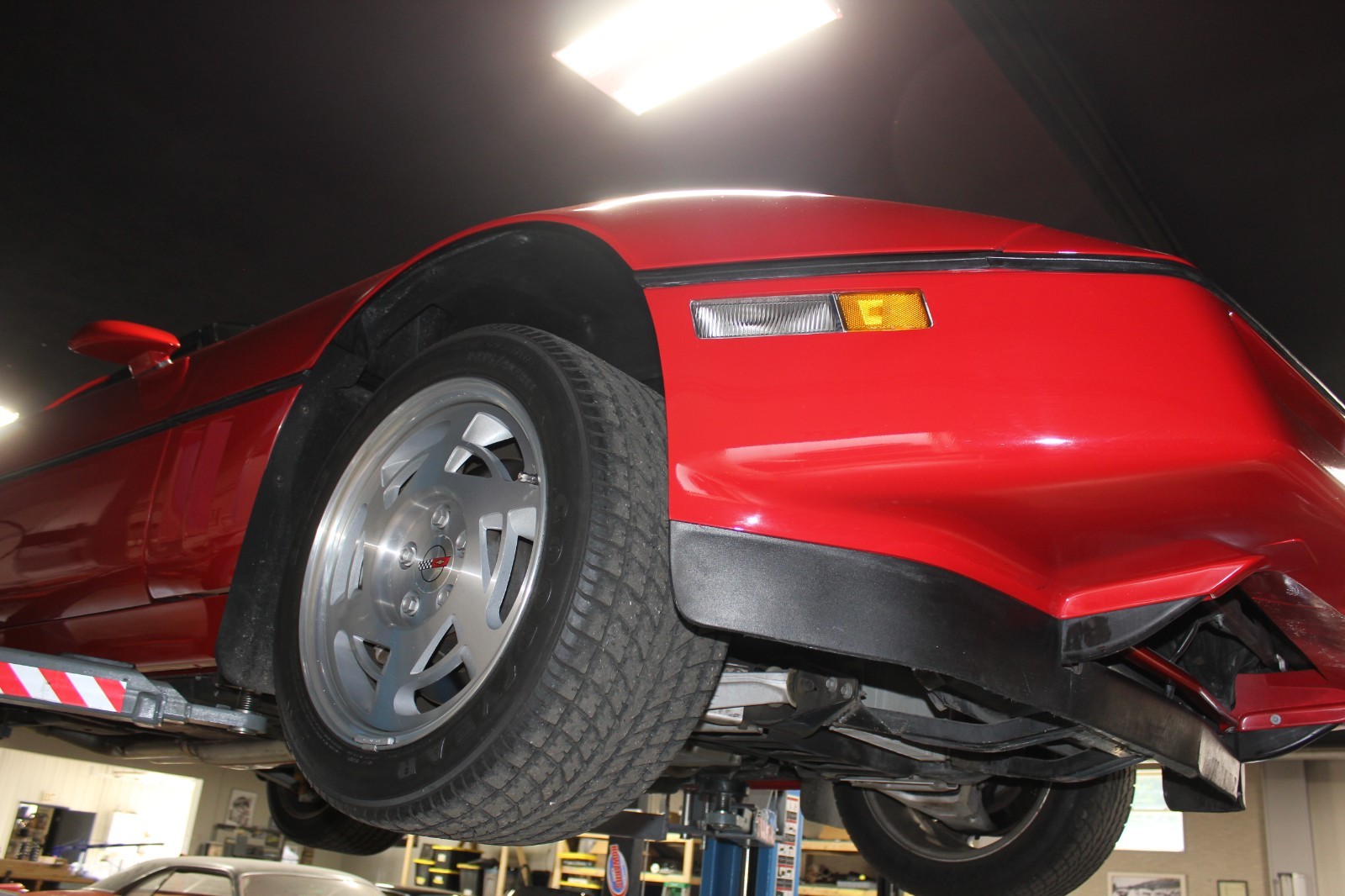Chevrolet-Corvette-1990-Hatchback-39