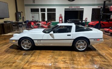 Chevrolet-Corvette-1990-Hatchback-4