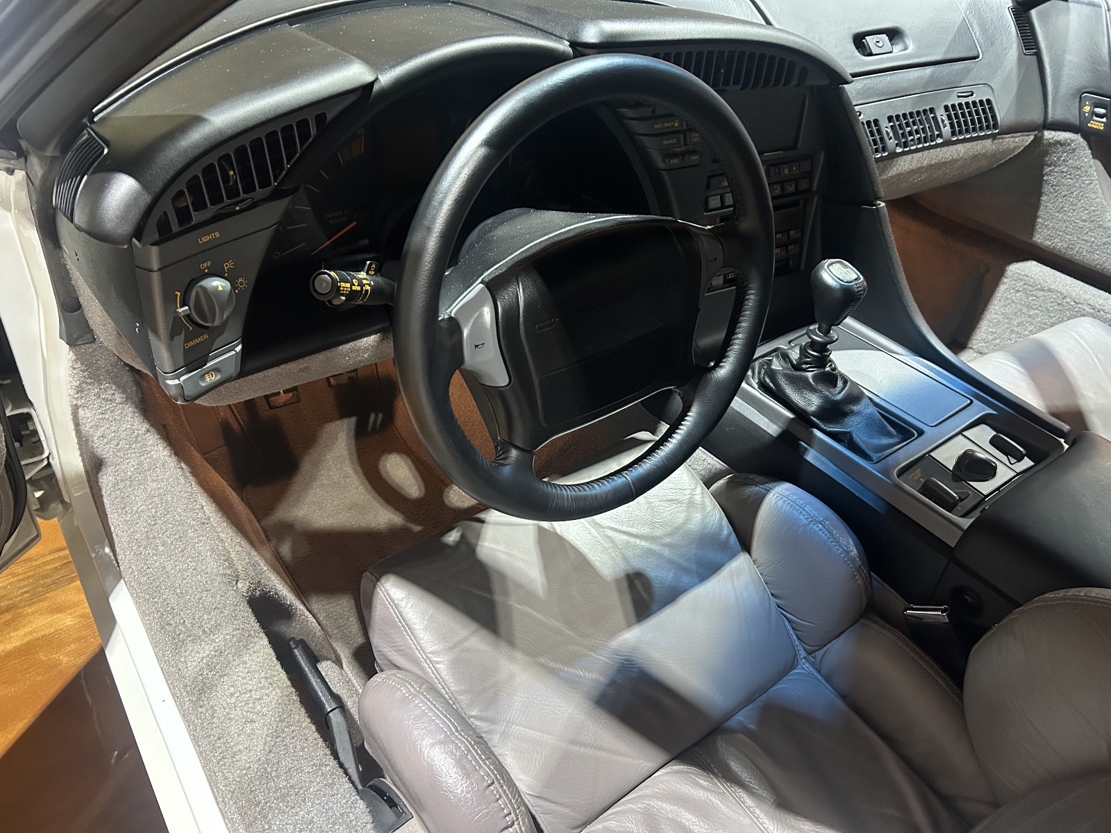 Chevrolet-Corvette-1990-Hatchback-7