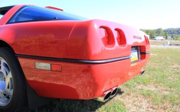 Chevrolet-Corvette-1990-Hatchback-7