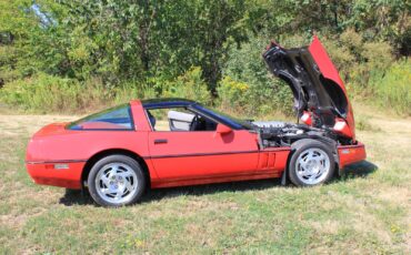 Chevrolet-Corvette-1990-Hatchback-9