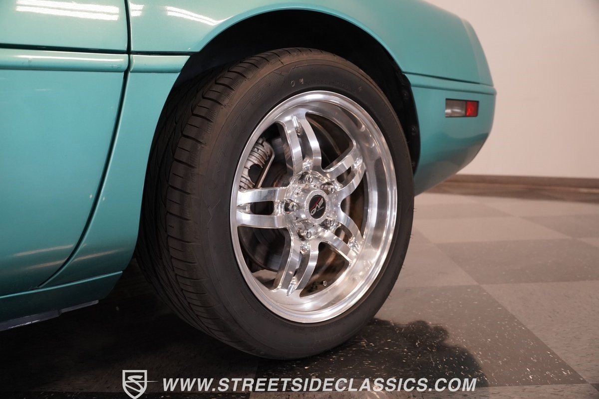 Chevrolet-Corvette-1991-Coupe-13