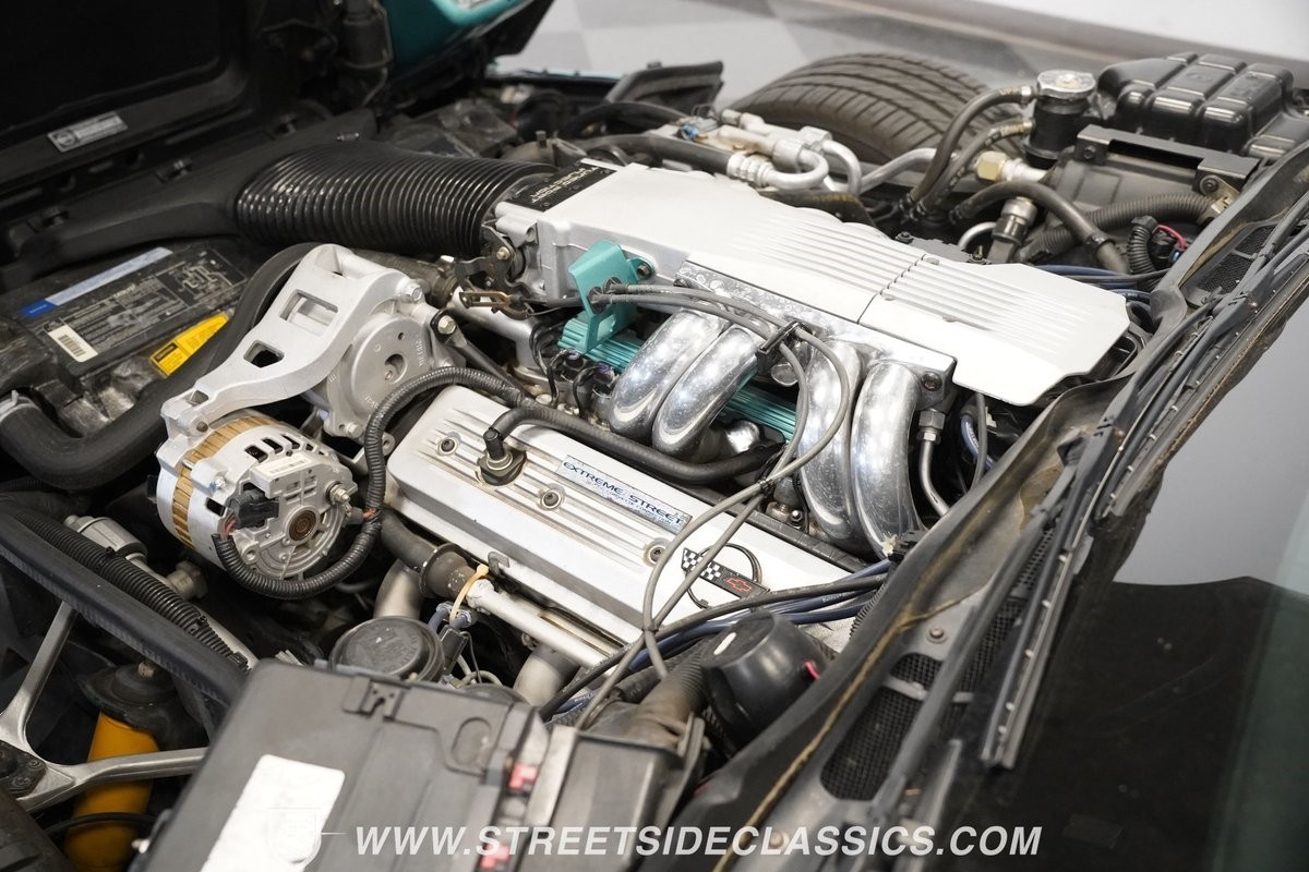 Chevrolet-Corvette-1991-Coupe-21