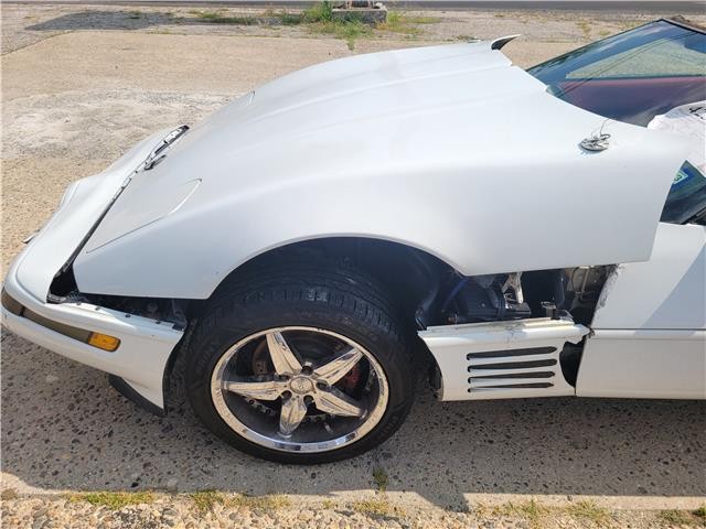 Chevrolet-Corvette-1992-Convertible-13