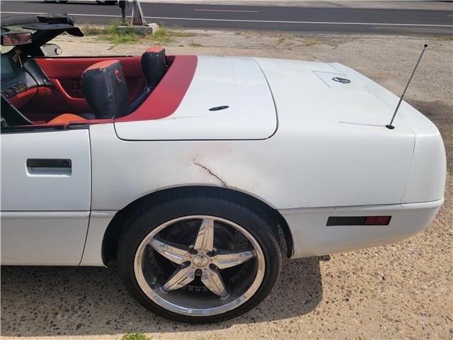 Chevrolet-Corvette-1992-Convertible-17