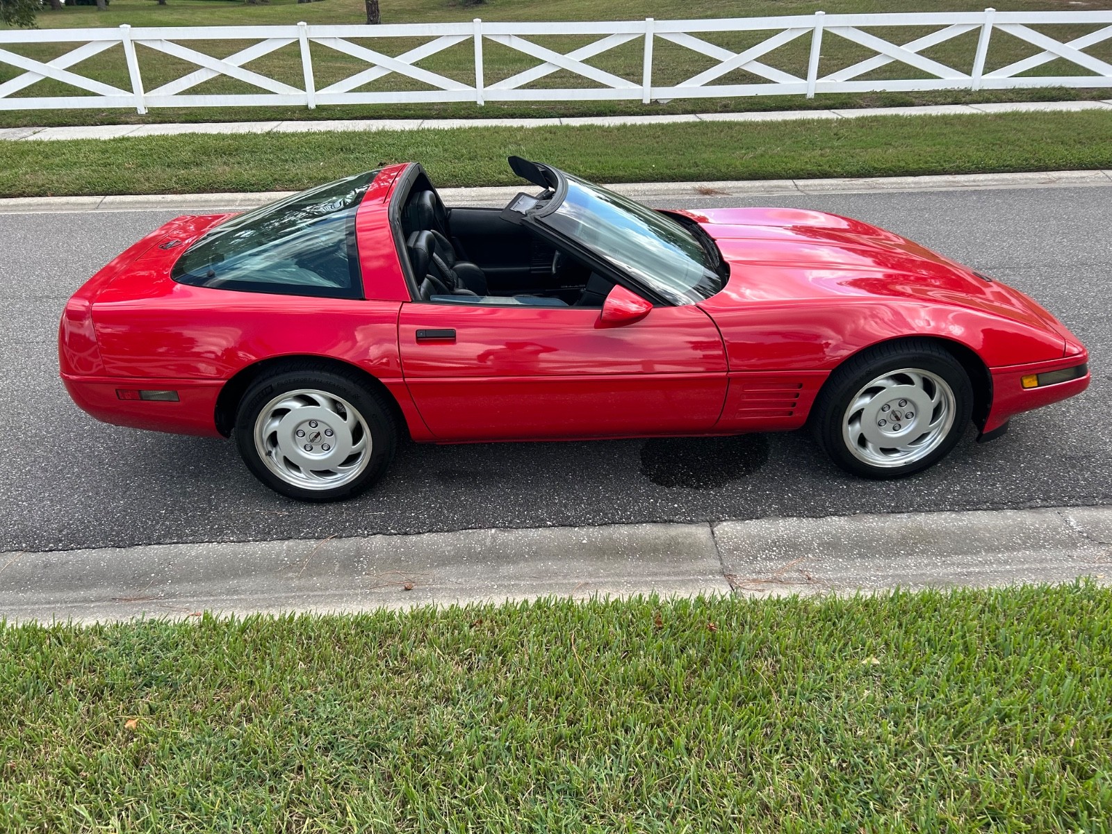Chevrolet-Corvette-1992-Coupe-2