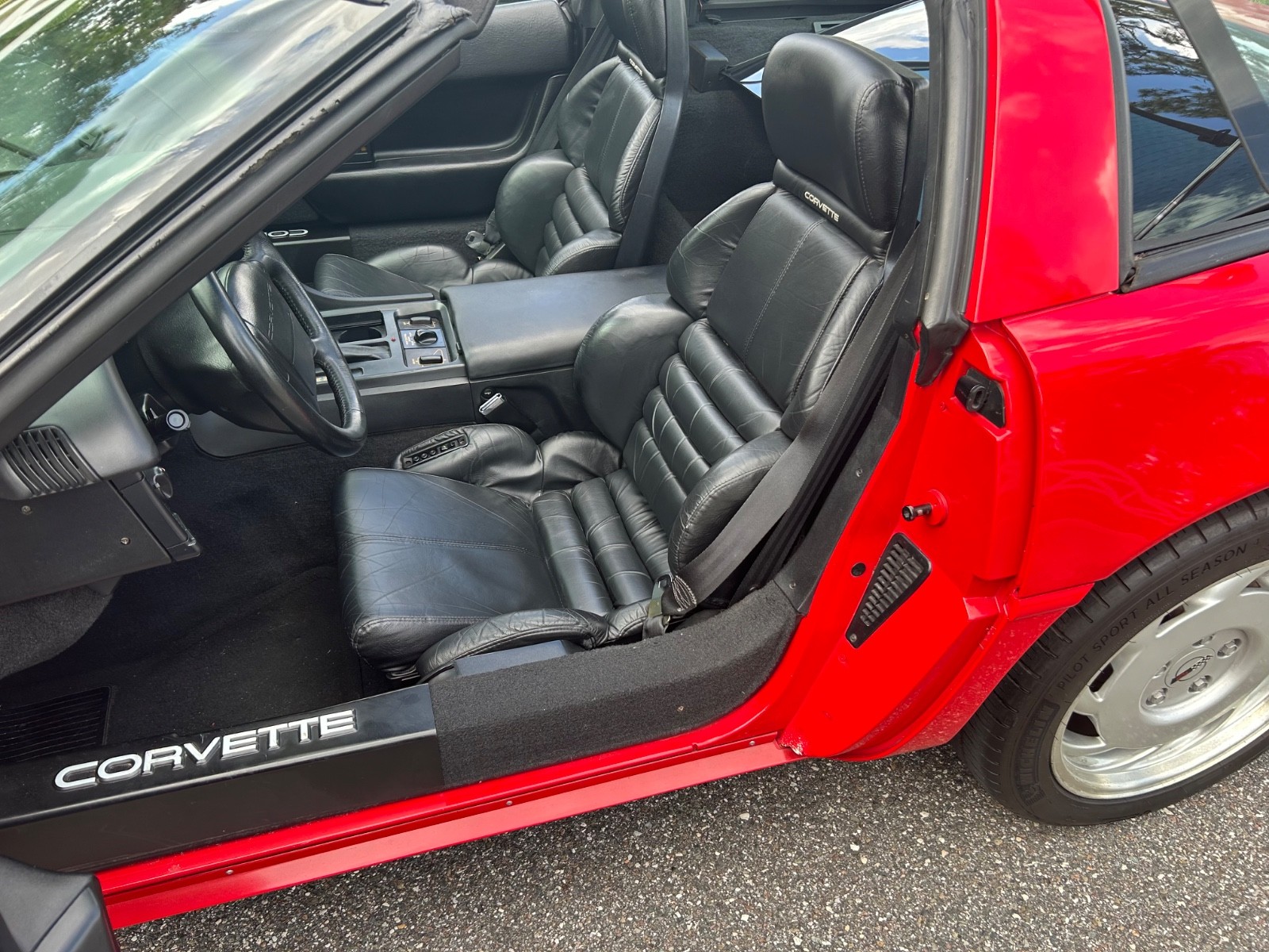 Chevrolet-Corvette-1992-Coupe-23