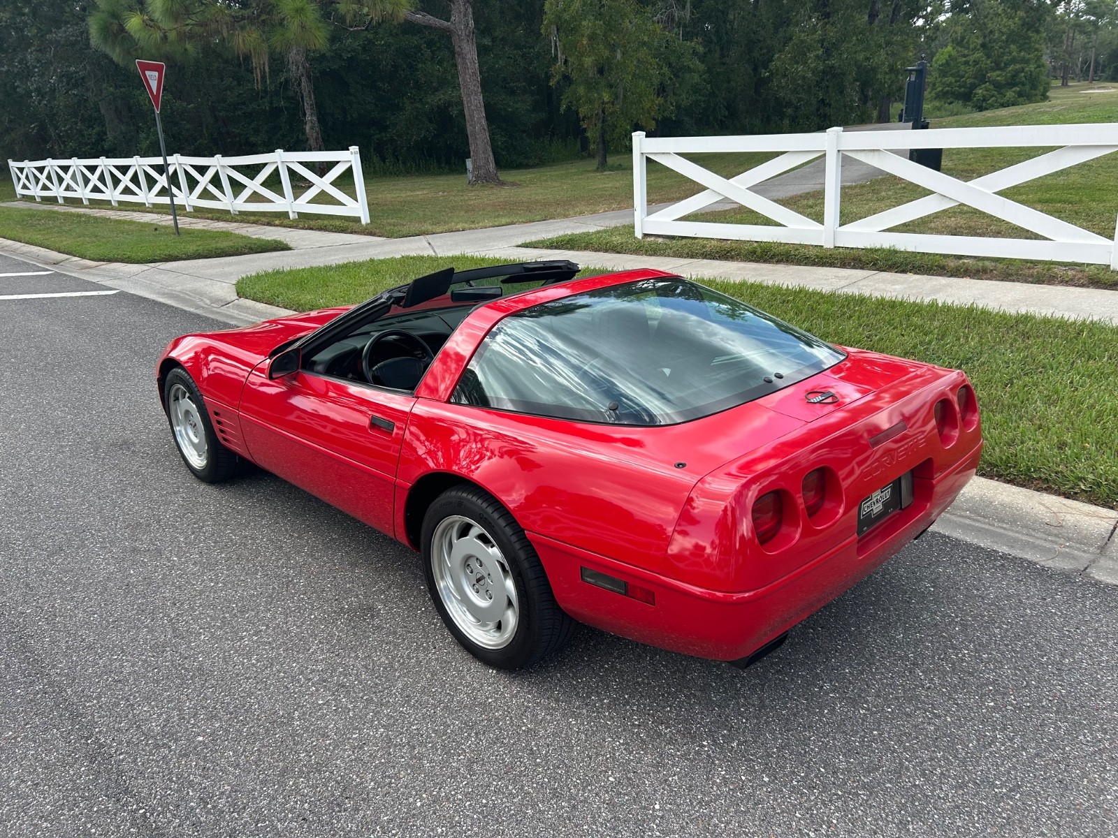Chevrolet-Corvette-1992-Coupe-35