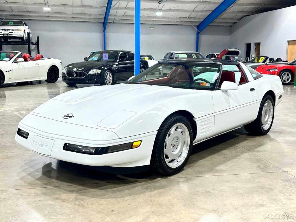 Chevrolet-Corvette-1992-Hatchback-2
