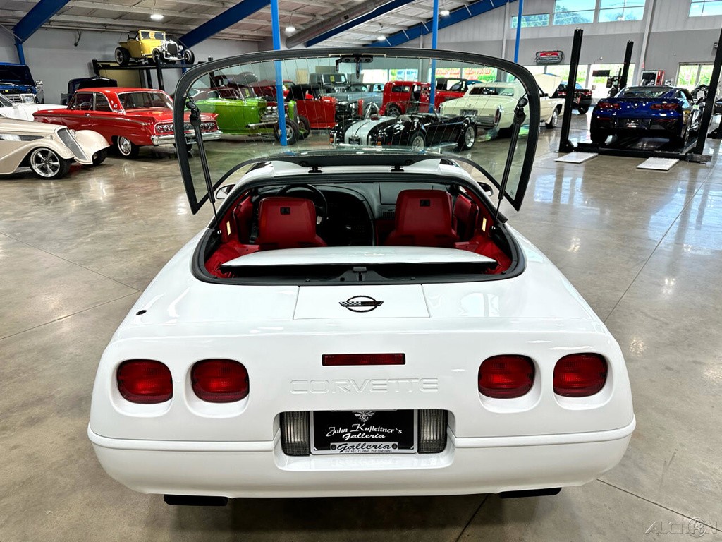 Chevrolet-Corvette-1992-Hatchback-21