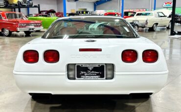 Chevrolet-Corvette-1992-Hatchback-5