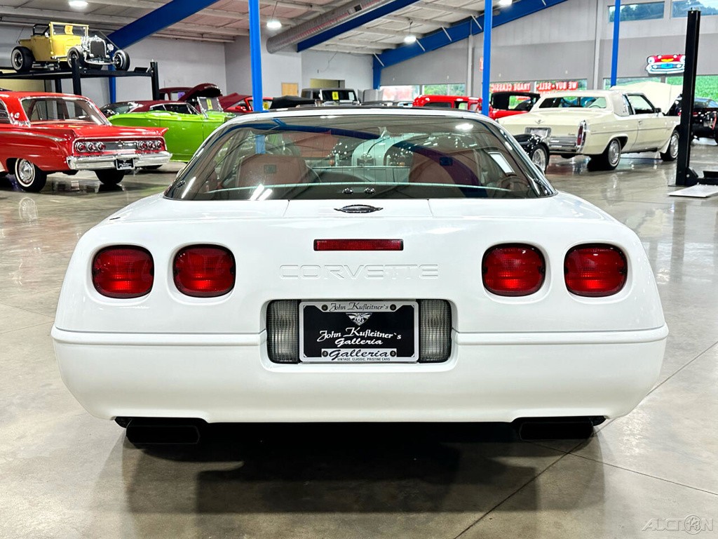 Chevrolet-Corvette-1992-Hatchback-5