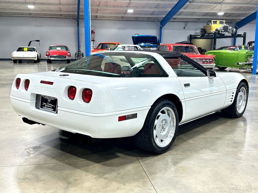 Chevrolet-Corvette-1992-Hatchback-7