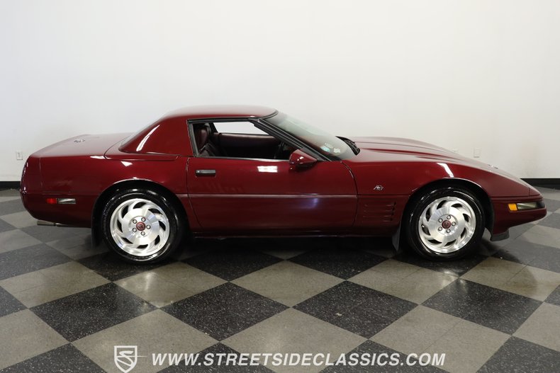 Chevrolet-Corvette-1993-Brilliant-Red-metall-Burgundy-11