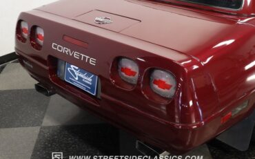 Chevrolet-Corvette-1993-Brilliant-Red-metall-Burgundy-22