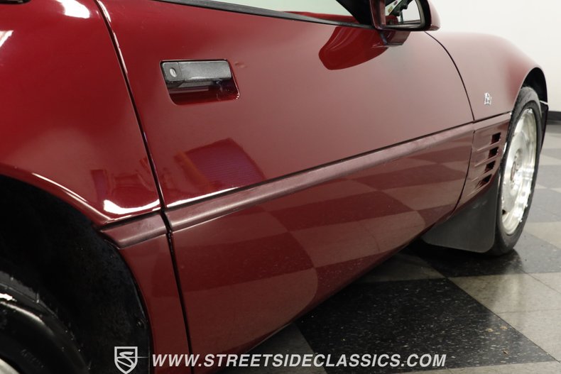 Chevrolet-Corvette-1993-Brilliant-Red-metall-Burgundy-24