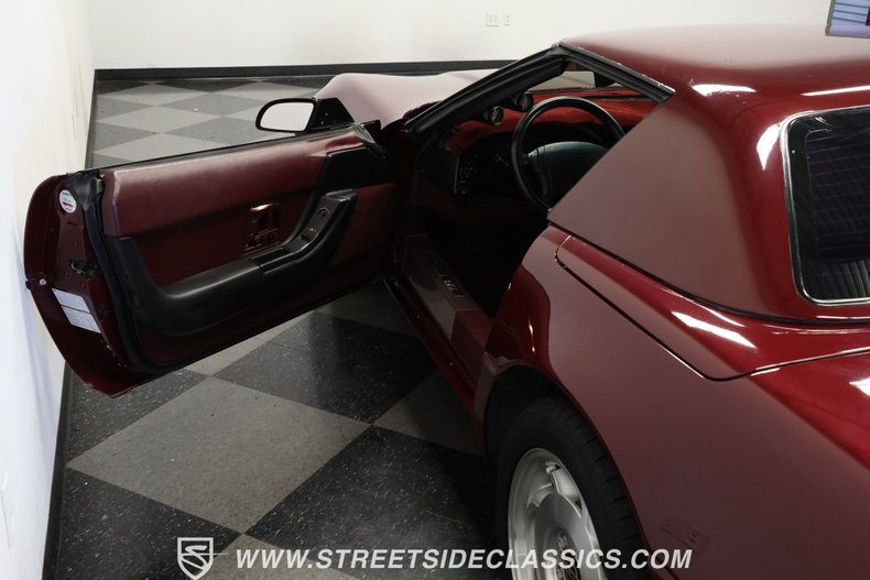 Chevrolet-Corvette-1993-Brilliant-Red-metall-Burgundy-30