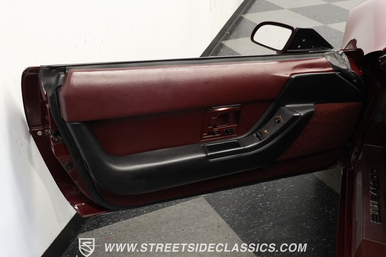 Chevrolet-Corvette-1993-Brilliant-Red-metall-Burgundy-31
