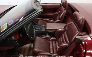 Chevrolet-Corvette-1993-Brilliant-Red-metall-Burgundy-32