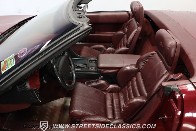 Chevrolet-Corvette-1993-Brilliant-Red-metall-Burgundy-32