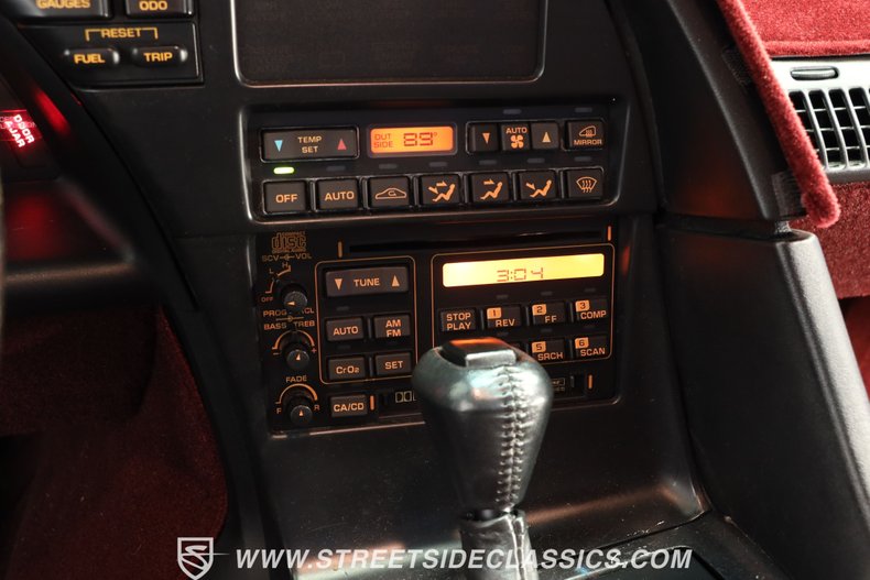 Chevrolet-Corvette-1993-Brilliant-Red-metall-Burgundy-36