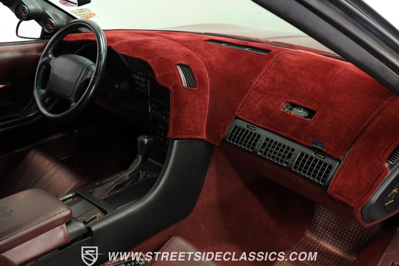 Chevrolet-Corvette-1993-Brilliant-Red-metall-Burgundy-41