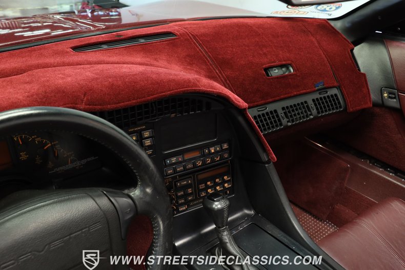 Chevrolet-Corvette-1993-Brilliant-Red-metall-Burgundy-49